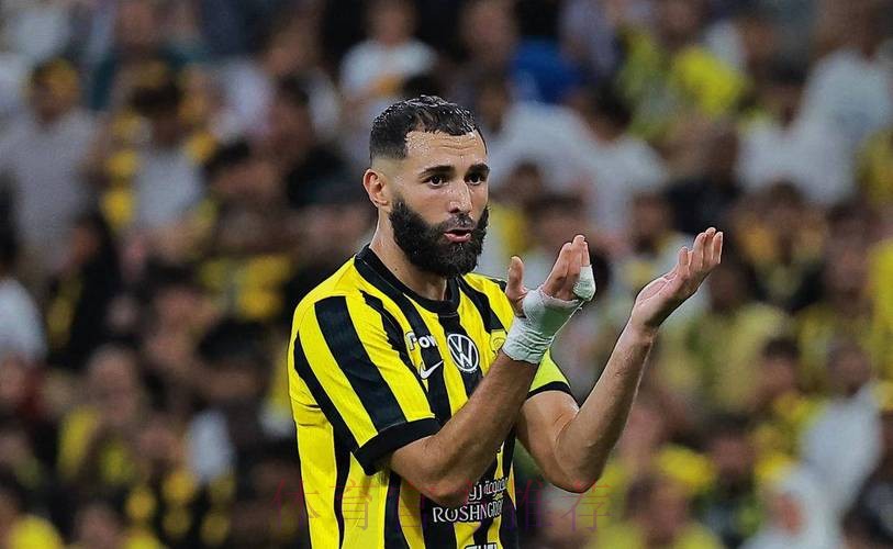 阿斯主编:此役皇马只有本泽马踢出了应有的水平 阿斯主编:此役皇马只有本泽马踢出了应有的水平