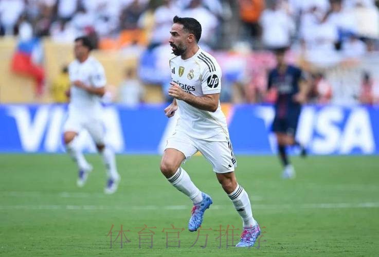 记者：皇马后卫卡瓦哈尔新冠检测结果转阴